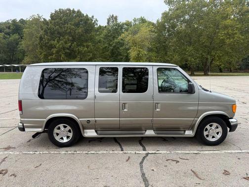 2004 Ford E150 Cargo