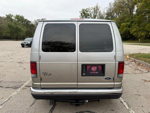 2004 Ford E150 Cargo