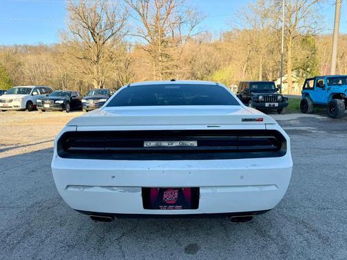 Bright White Clearcoat 2013 Dodge Challenger SRT8