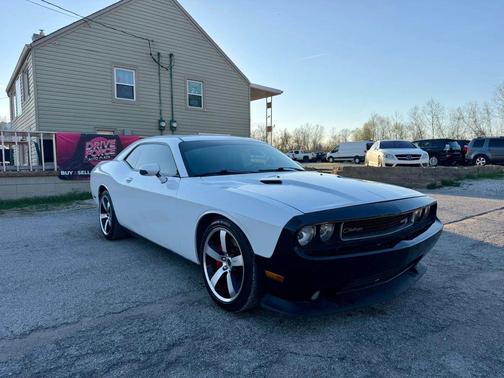 Bright White Clearcoat 2013 Dodge Challenger SRT8
