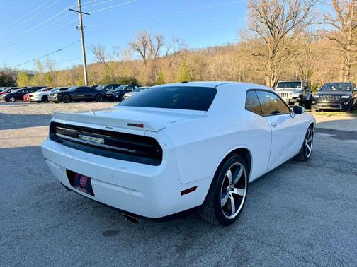Bright White Clearcoat 2013 Dodge Challenger SRT8