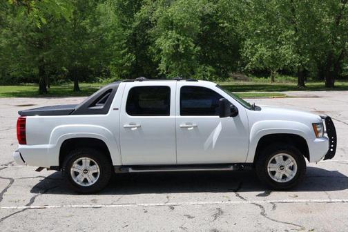 Summit White 2012 Chevrolet Avalanche 1500 LT