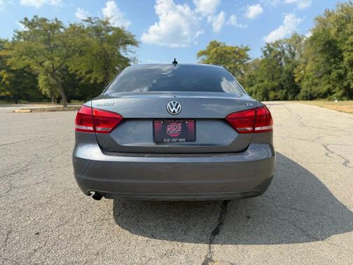 2014 Volkswagen Passat 1.8T S