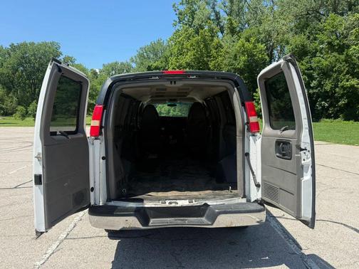 Summit White 2014 Chevrolet Express 3500 LT