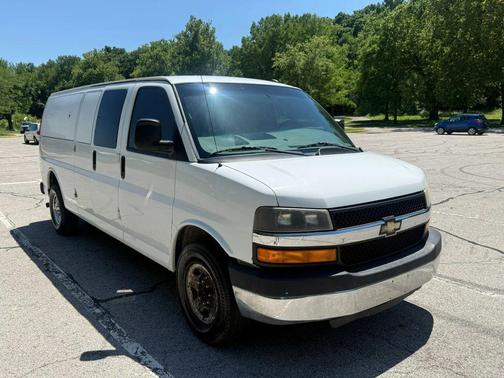 Summit White 2014 Chevrolet Express 3500 LT