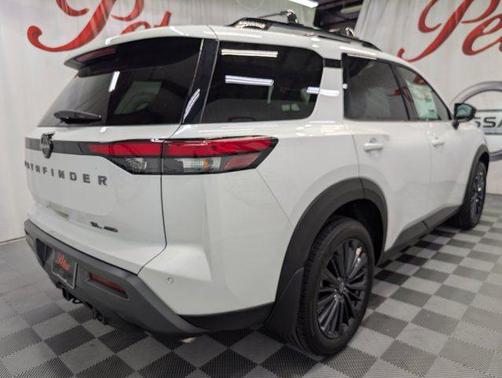 Everest White Pearl Tricoat 2026 Nissan Pathfinder SL