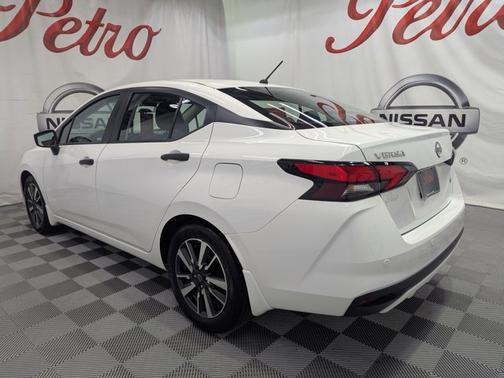 2024 Nissan Versa 1.6 S