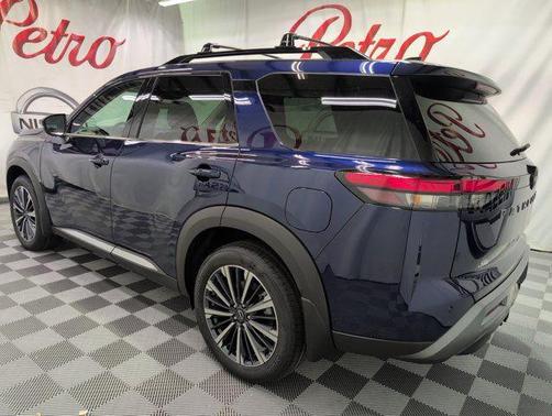 Deep Ocean Blue Pearl 2026 Nissan Pathfinder Platinum