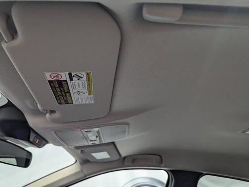 Gun Metallic/Super Black 2026 Nissan Kicks SR