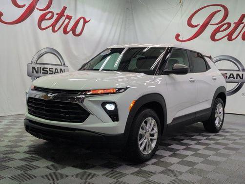 Summit White 2026 Chevrolet Trailblazer LS