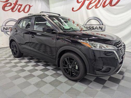 Super Black 2024 Nissan Kicks SV