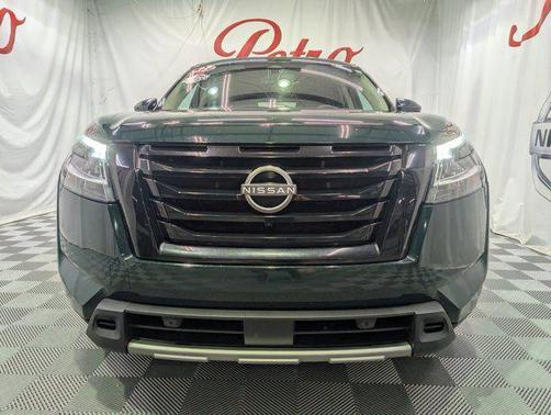 Obsidian Green Pearl 2023 Nissan Pathfinder SL FWD