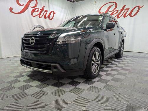 Obsidian Green Pearl 2023 Nissan Pathfinder SL FWD