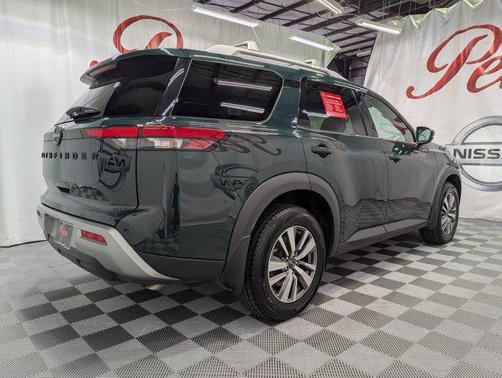 Obsidian Green Pearl 2023 Nissan Pathfinder SL FWD