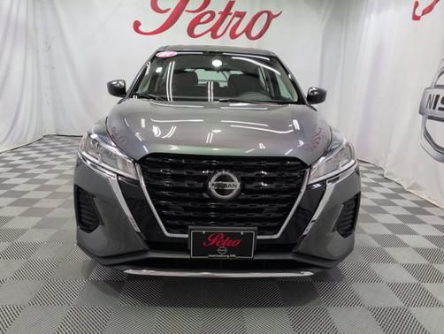 Gun Metallic 2021 Nissan Kicks S