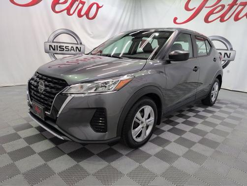 Gun Metallic 2021 Nissan Kicks S