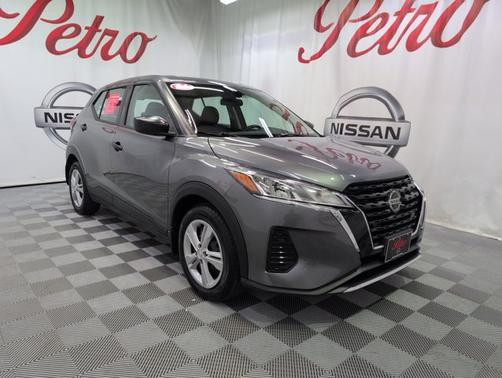 Gun Metallic 2021 Nissan Kicks S