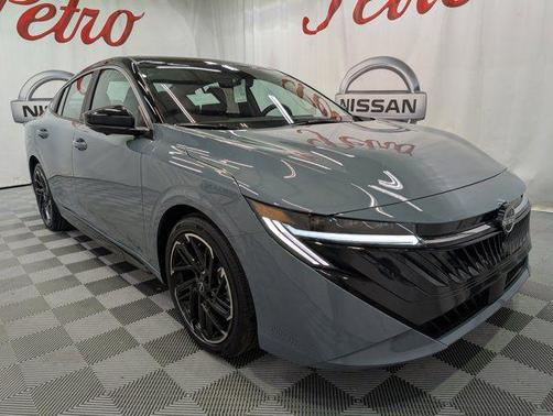 Atlantic Gray Metallic/Super Black 2026 Nissan Sentra SR