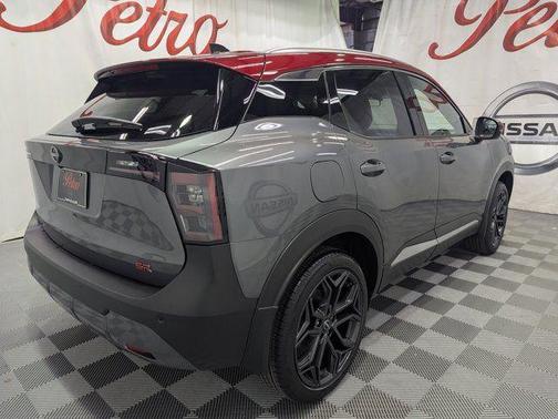 Gun Metallic/Scarlet Ember Tintcoat 2026 Nissan Kicks SR