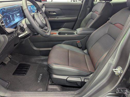 Gun Metallic/Scarlet Ember Tintcoat 2026 Nissan Kicks SR