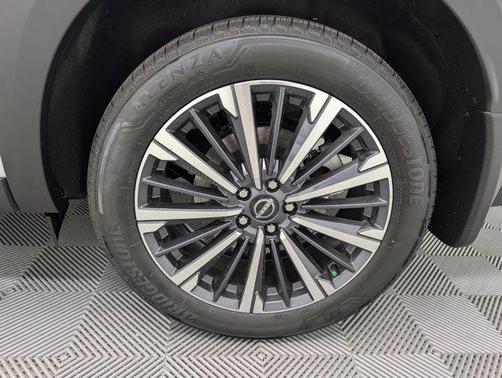 Everest White Pearl Tricoat 2026 Nissan Pathfinder Platinum