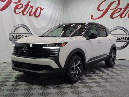 Aspen White Tricoat/Super Black 2026 Nissan Kicks SV