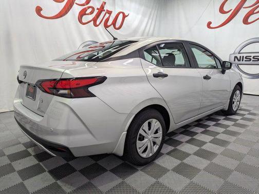 Brilliant Silver Metallic 2024 Nissan Versa 1.6 S