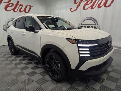 Aspen White Tricoat 2026 Nissan Kicks SR
