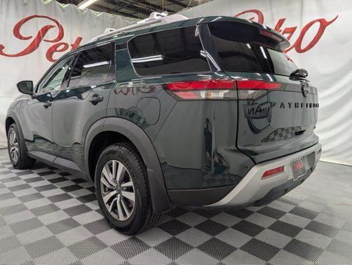Obsidian Green Pearl 2023 Nissan Pathfinder SL FWD