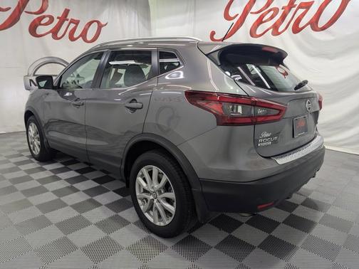 2022 Nissan Rogue Sport SV