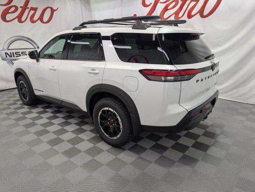 Everest White Pearl Tricoat 2026 Nissan Pathfinder Rock Creek
