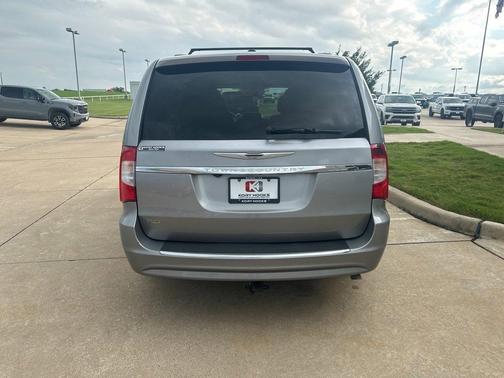 2014 Chrysler Town & Country Touring