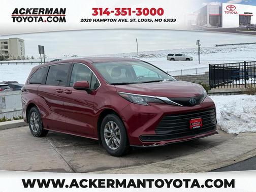2024 Toyota Sienna LE