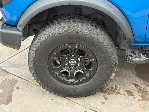 Velocity Blue Metallic 2023 Ford Bronco Wildtrak
