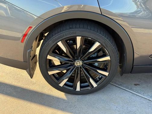 2023 Toyota Crown Platinum