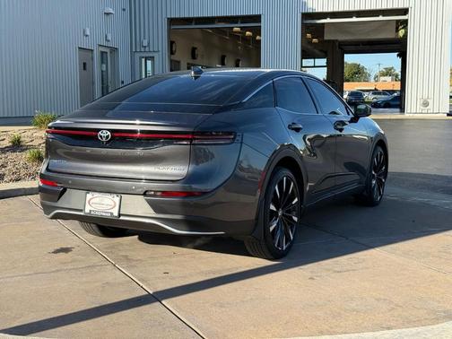 2023 Toyota Crown Platinum