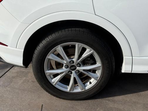 2023 Audi Q3 Premium 45 TFSI S line quattro Tiptronic