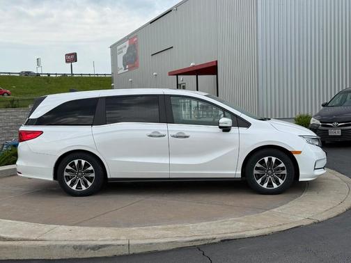 Platinum White Pearl 2024 Honda Odyssey EX-L