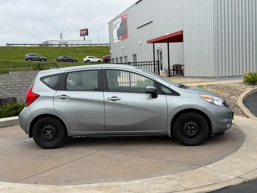 Magnetic Gray Metallic 2015 Nissan Versa Note SV