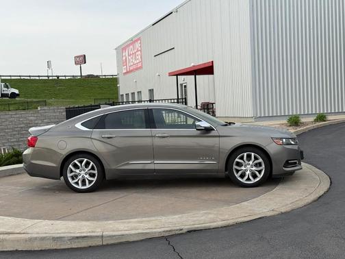 Pepperdust Metallic 2018 Chevrolet Impala 2LZ