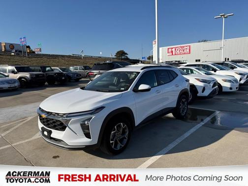 2025 Chevrolet Trax LT