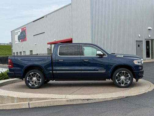 Patriot Blue Pearlcoat 2020 RAM 1500 Limited