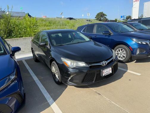 Midnight Black Metallic 2016 Toyota Camry SE
