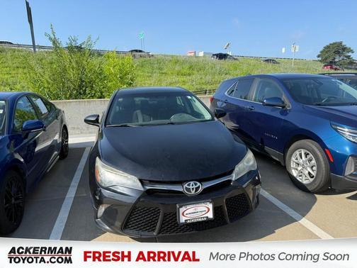 Midnight Black Metallic 2016 Toyota Camry SE