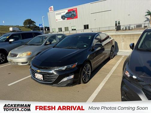 Mosaic Black Metallic 2022 Chevrolet Malibu FWD LT