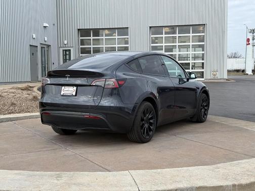 2024 Tesla Model Y Long Range Dual Motor All-Wheel Drive