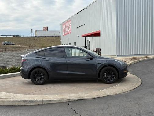 2024 Tesla Model Y Long Range Dual Motor All-Wheel Drive