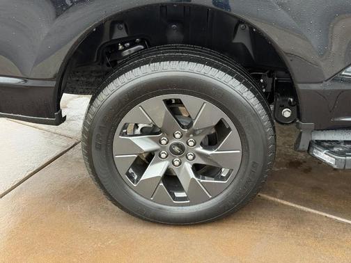 2022 Ford F-150 Lightning LARIAT