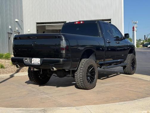 Brilliant Black Crystal Pearlcoat 2016 RAM 1500 Tradesman/Express