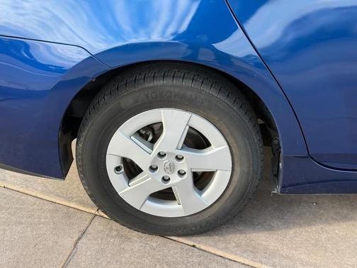 2010 Toyota Prius III